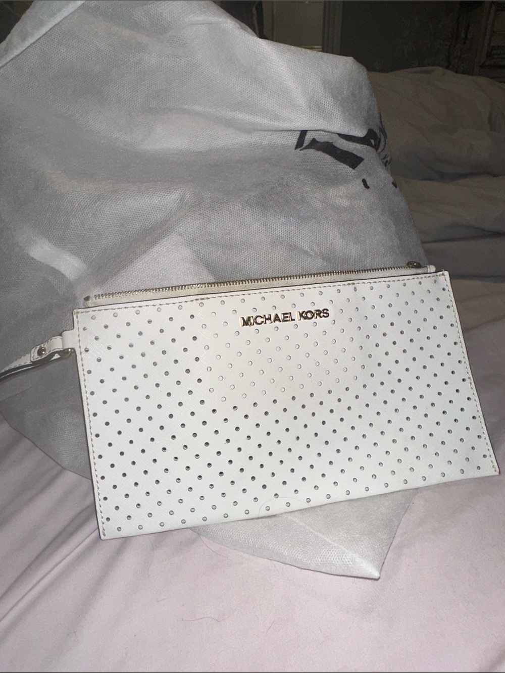NWOT Michael Kors Ivory Perforated Zip Wristlet Clutch with Gold Hardware - Picture 5 of 6